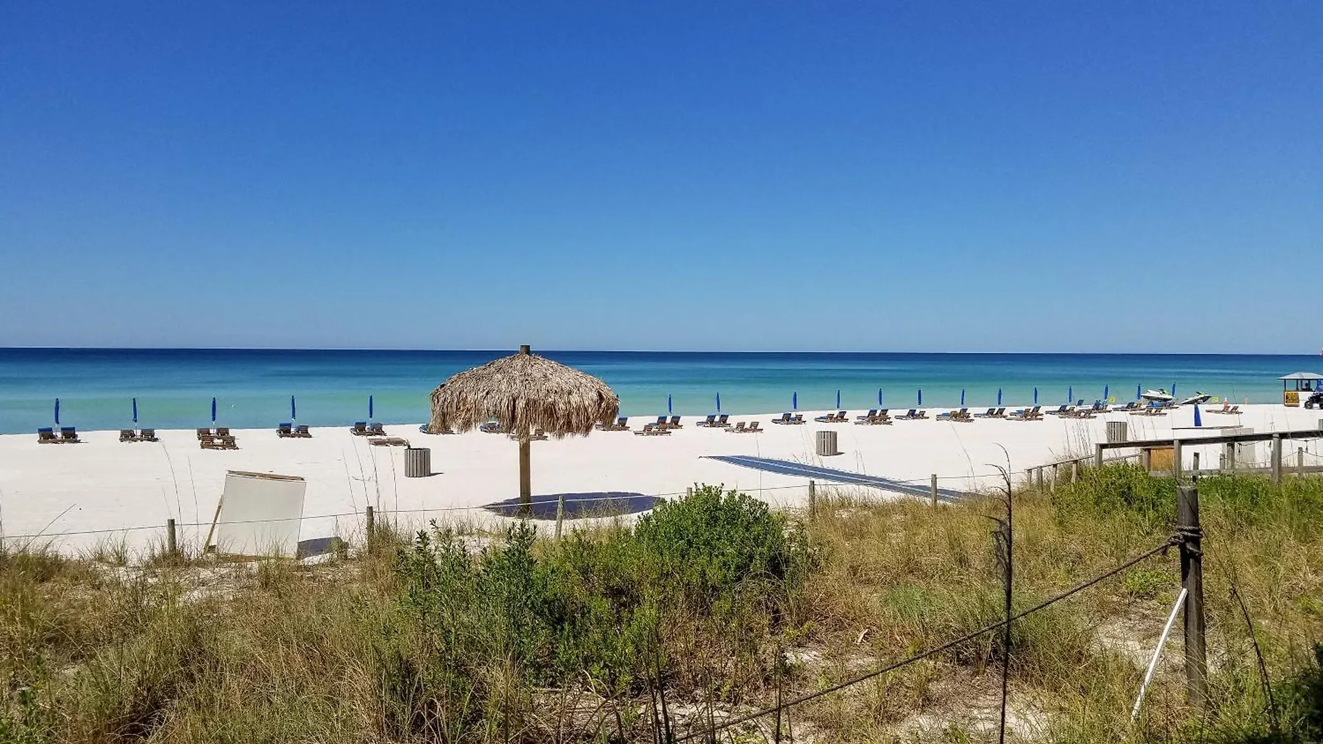 Beach Haven! 2Br 2Ba Sleeps 6! Coastal Paradise Awaits! Panama Stadt USA