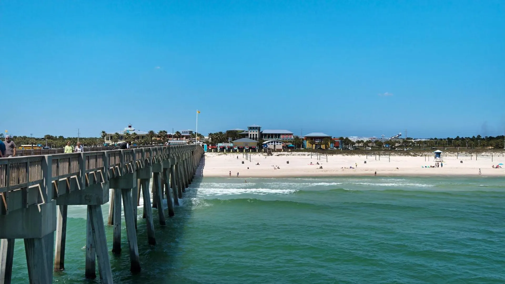 Beach Haven! 2Br 2Ba Sleeps 6! Coastal Paradise Awaits! Panama Stadt USA