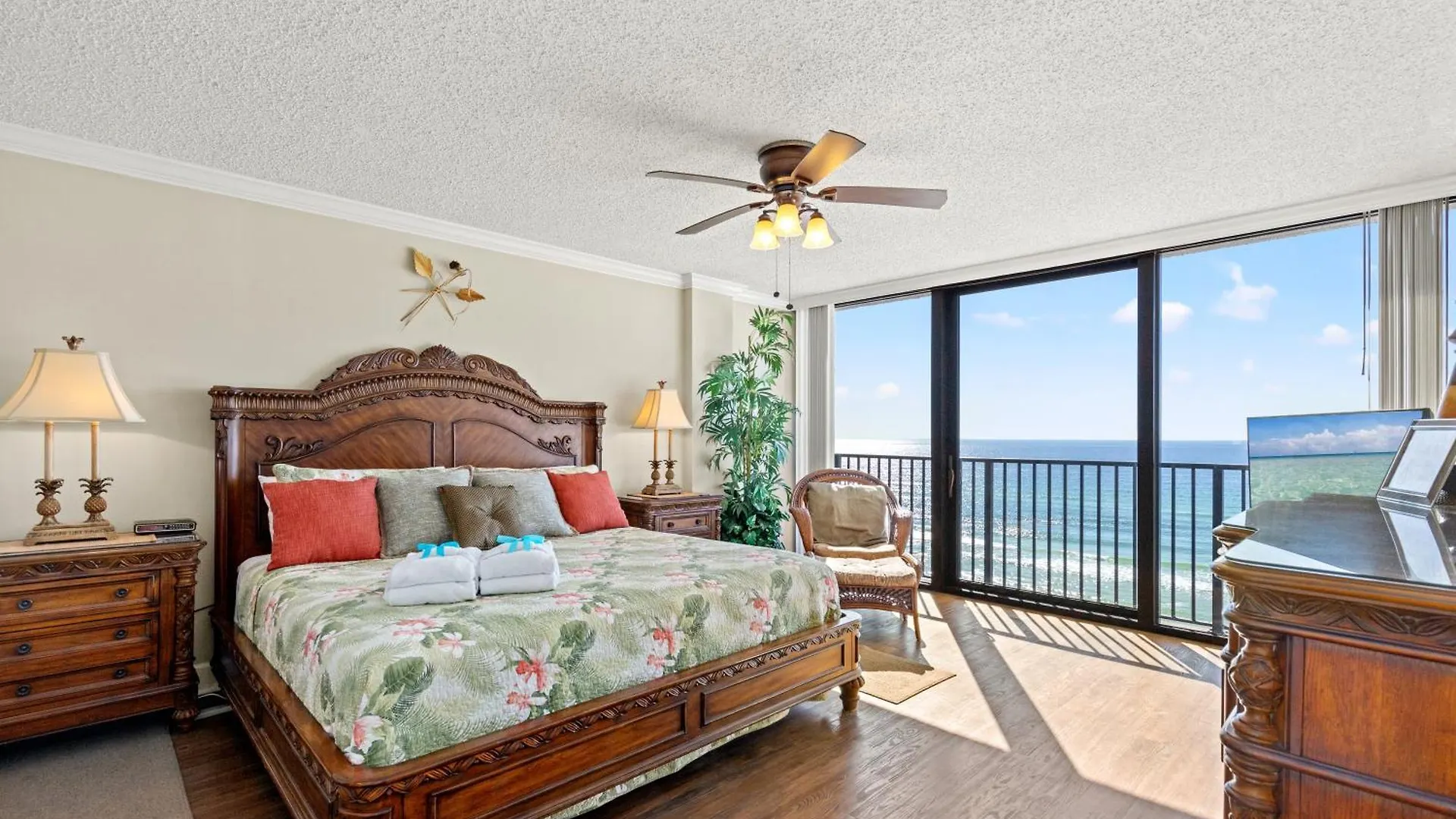 Beach Haven! 2Br 2Ba Sleeps 6! Coastal Paradise Awaits! Panama Stadt Ferienhaus